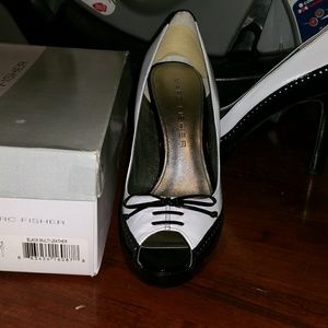 Marc Fisher Tuxedo Heels size 9 NIB